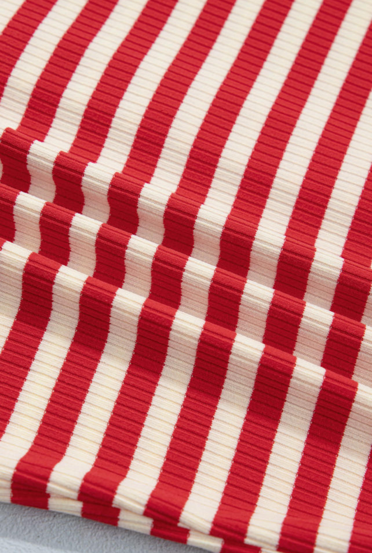 Red stripe button ribbed knit tank