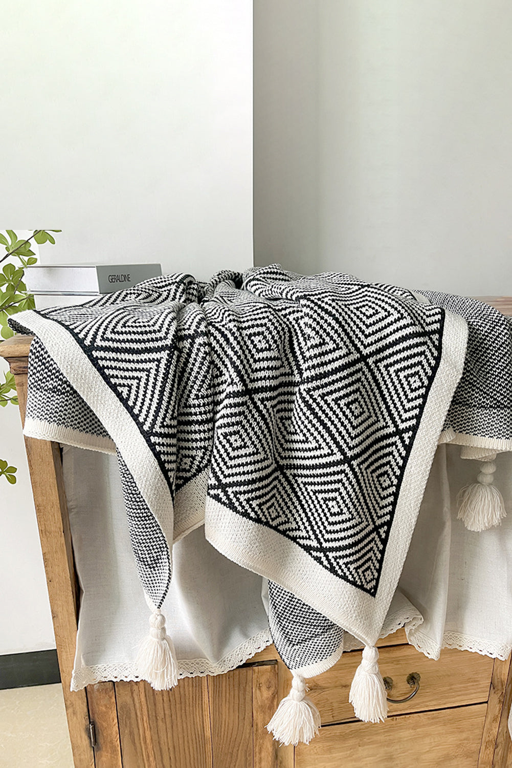 Black Geometric Knitted Tassel Throw Blanket