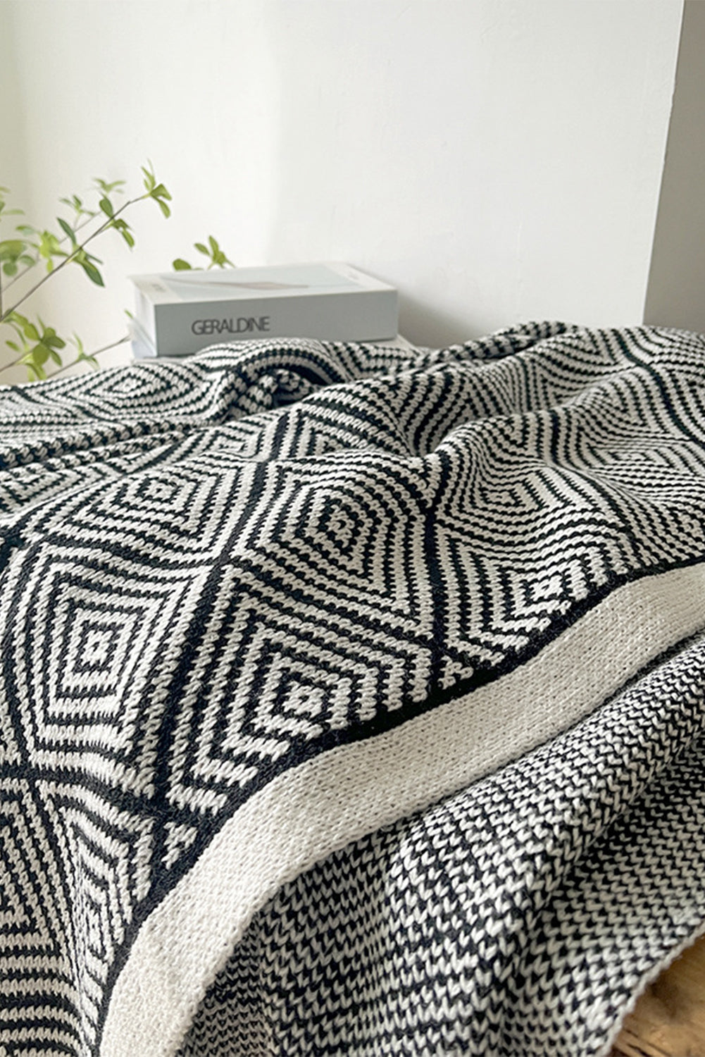 Black Geometric Knitted Tassel Throw Blanket