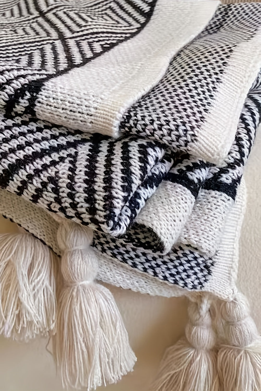 Black Geometric Knitted Tassel Throw Blanket